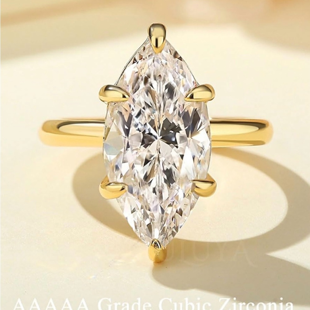 Elegant 18K Gold 5.5 carat Cubic Zirconia Ring sz 6. $4.99 shipping